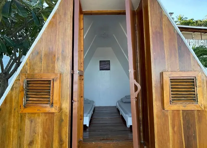 Beachfront Hotel Boljoon